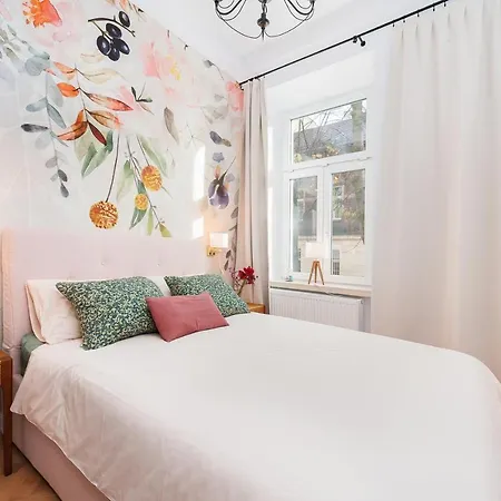 Daire Flora Design Old Town- Free Parking *